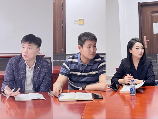 学工办主任及教师代表参加会议